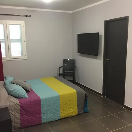 De La Distillerie Bed & Breakfast *