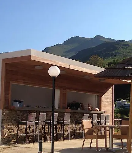 فندق مبيت وإفطار De La Distillerie *